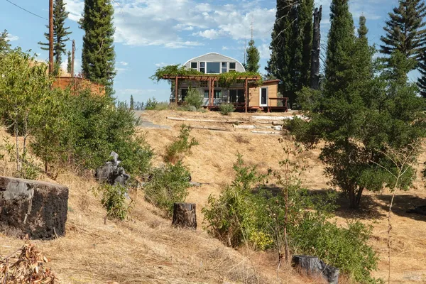 $777,000 | 9451 Mill Creek Road, Healdsburg, CA 95448