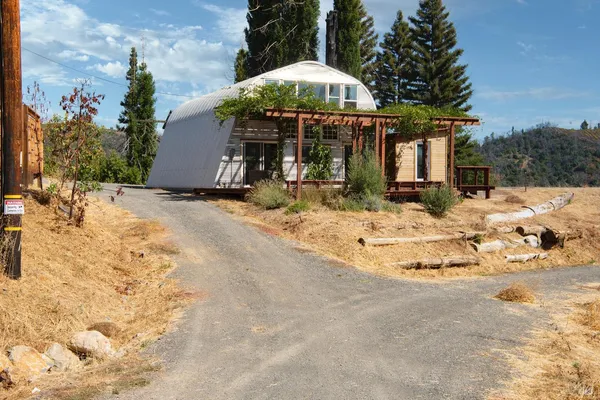 $777,000 | 9451 Mill Creek Road, Healdsburg, CA 95448