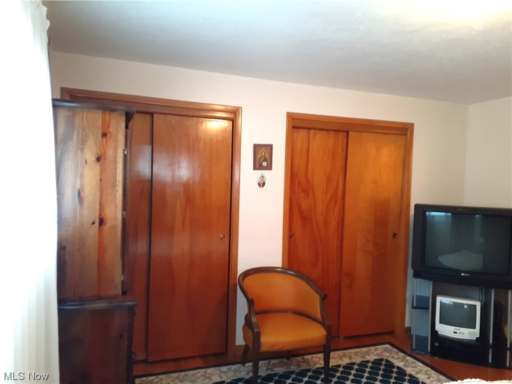 7005 Ridge Road Cleveland, OH 44129 - Photo 14 of 19 View of sitting room