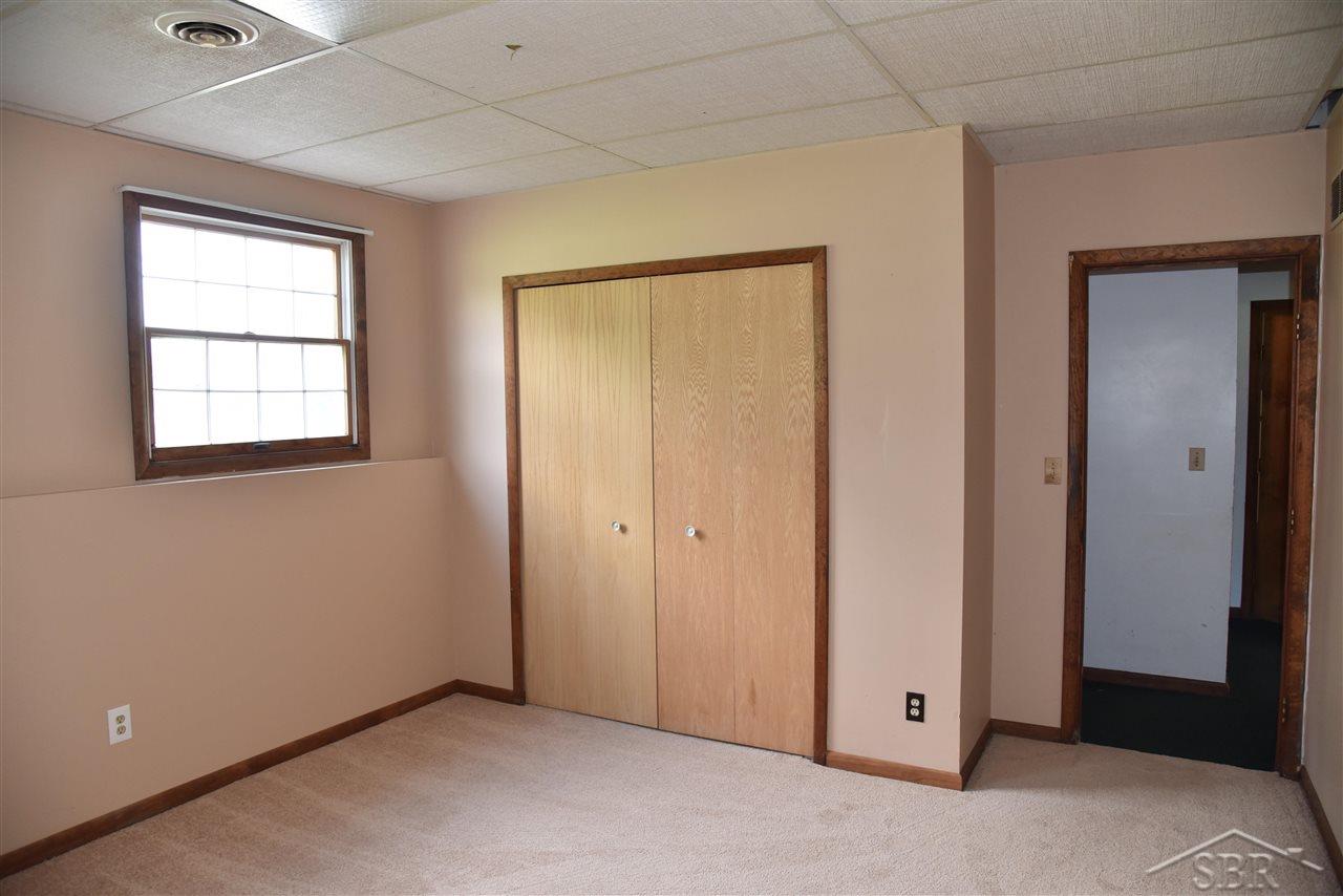 1060 East Moore Road Saginaw, MI 48601 - Photo 16 of 38 50083378-15.JPG