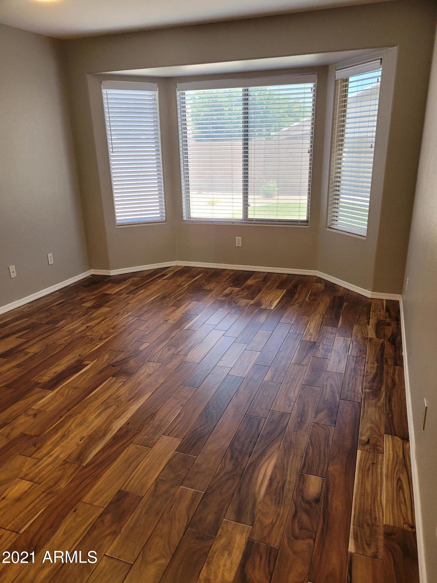 521 West St John Road Phoenix, AZ 85023 - Photo 11 of 17 Master bedroom