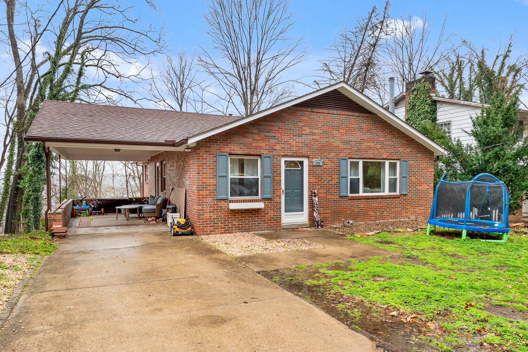 176 South Edgemont Road Huntington, WV 25701 - Photo 2 of 31 Gallery Image 2