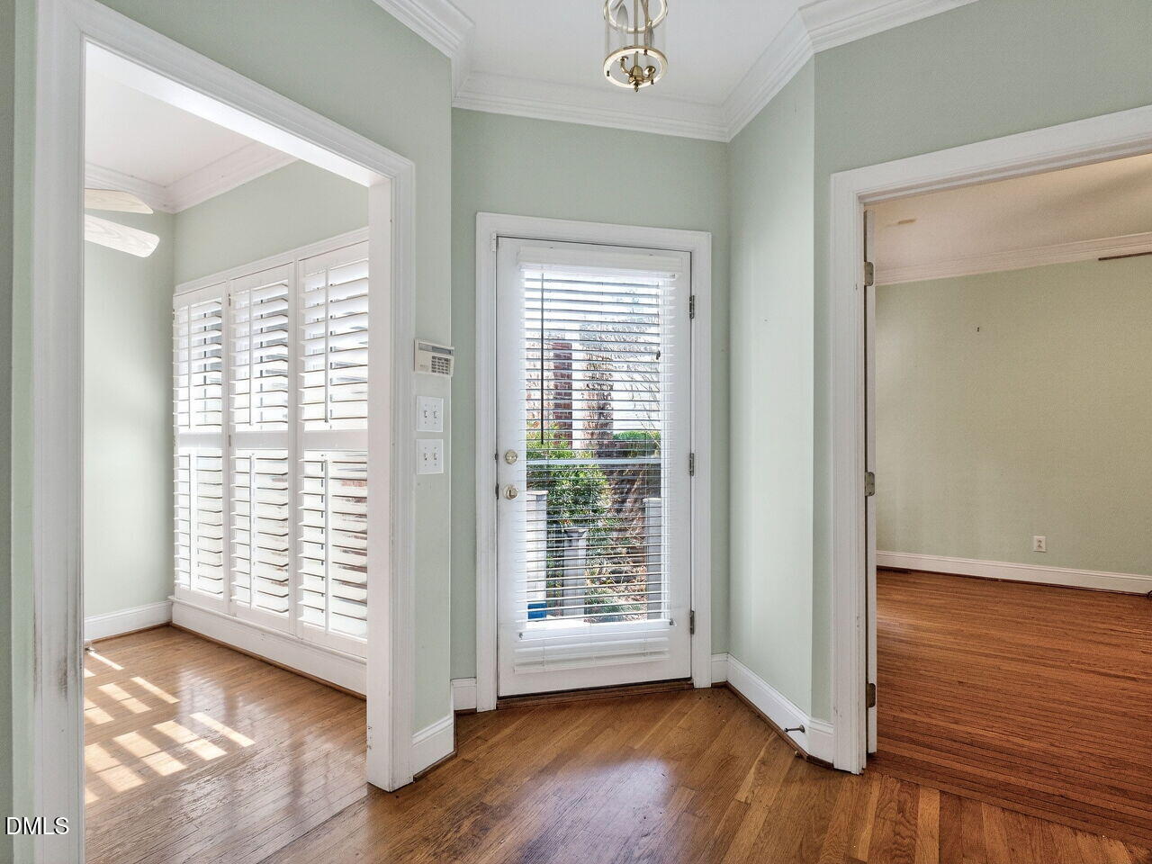 006-1280x960-foyer