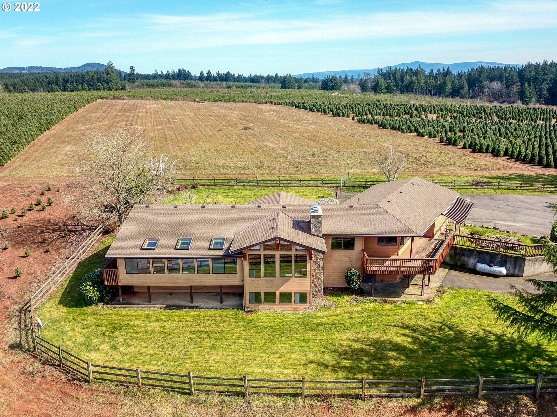 25861 South Larkin Road Beavercreek, OR 97004 - Photo 1 of 32 a view of a house with a ocean view