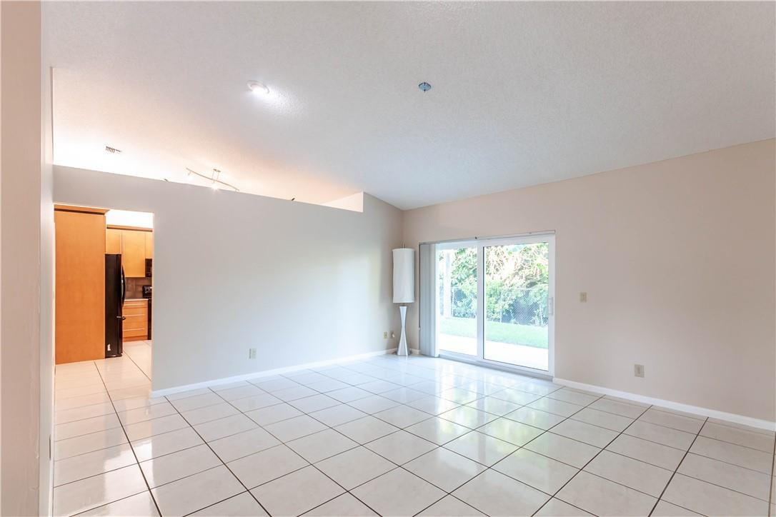 15861 Huntridge Road Davie, FL 33331 - Photo 8 of 31 Photo 8