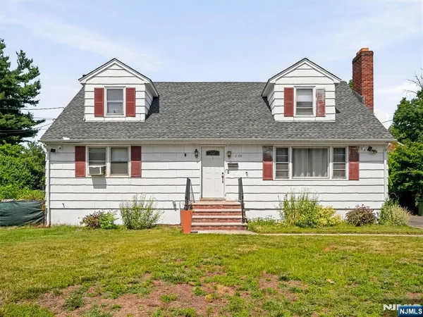 $769,900 | 33 Prospect Street, Paramus, NJ 07652
