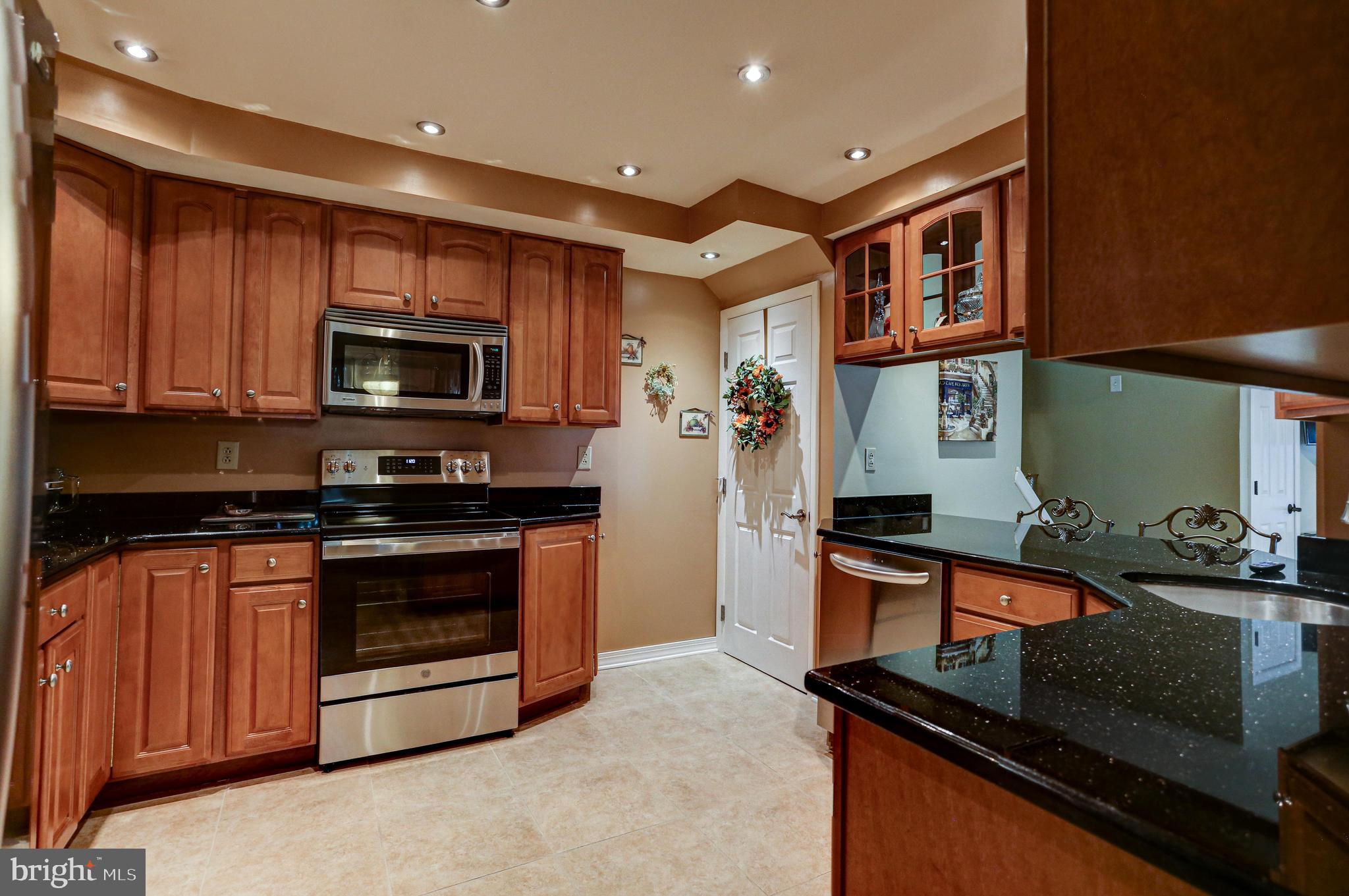 22 Fitzwatertown Road, Unit E11 Willow Grove, PA 19090 - Photo 16 of 35