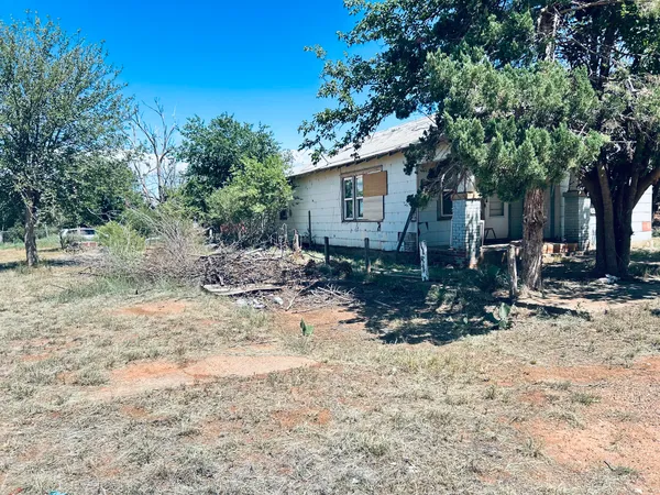 $7,950 | 1417 8th Street, Paducah, TX 79248