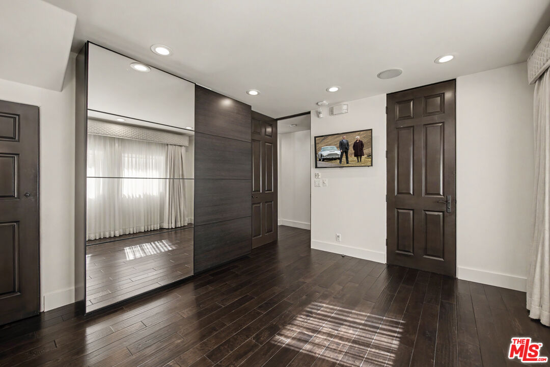 12608 Promontory Road Los Angeles, CA 90049 - Photo 42 of 59