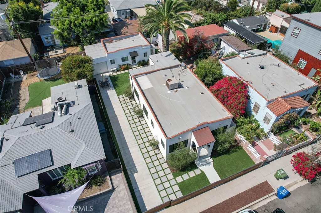 3345 Oakhurst Avenue Los Angeles, CA 90034 - Photo 44 of 49 an aerial view of residential house with outdoor space and street view