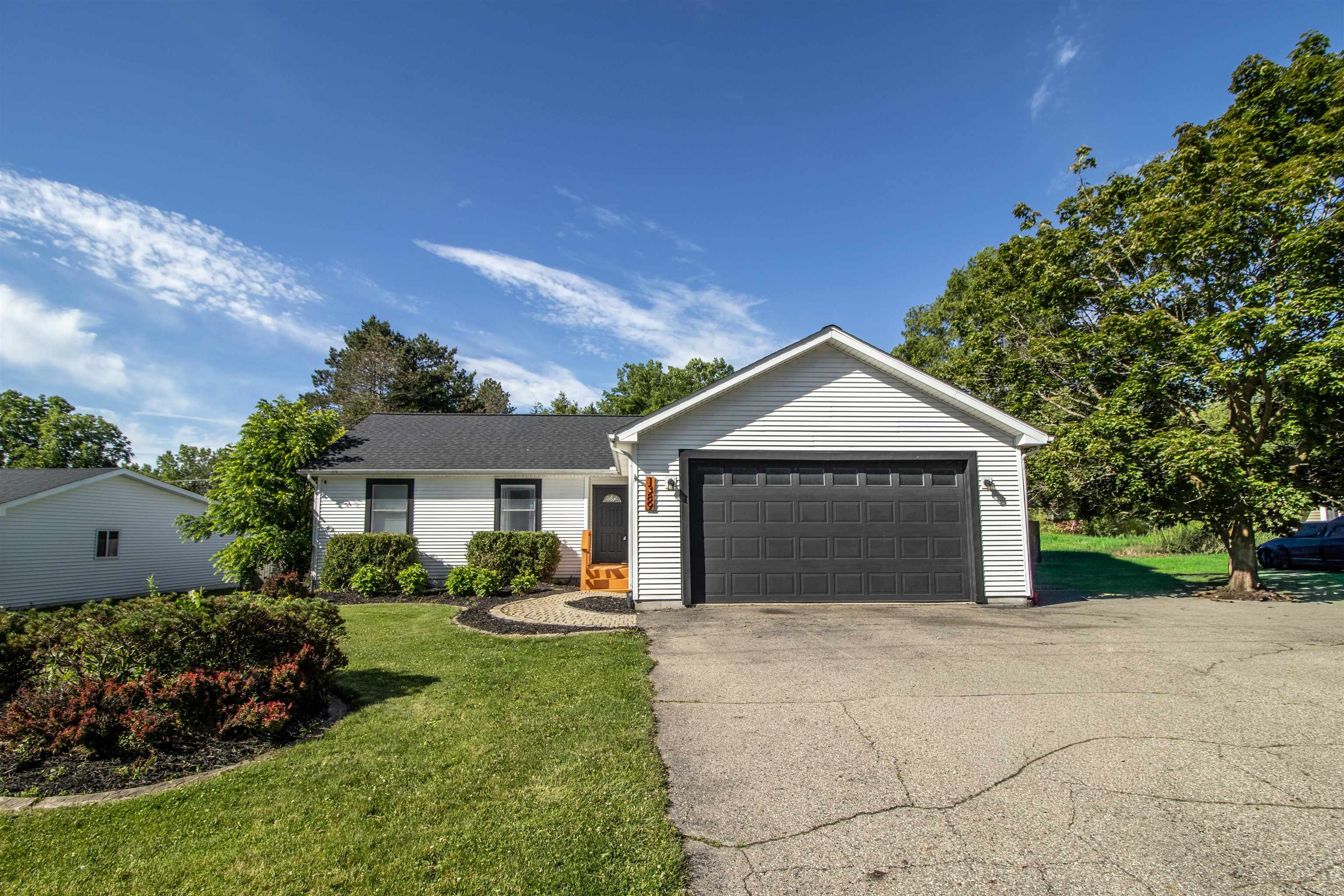 1389 North Long Lake Road Fenton, MI 48430 - Photo 1 of 48