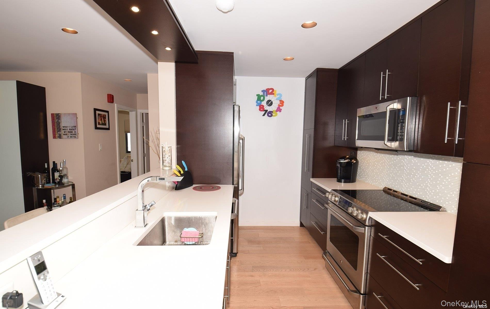 360 Shore Road, Unit 5E Long Beach, NY 11561 - Photo 13 of 21