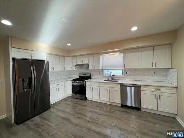 $2,200 | 110 Stevens Place, Unit 2, North Arlington, NJ 07031