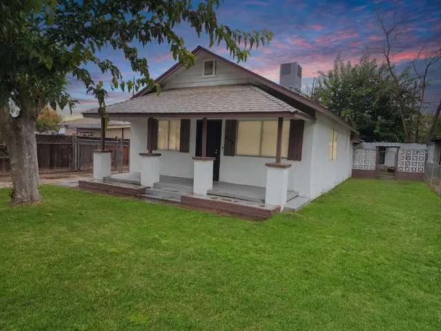 $289,900 | 609 Monterey Avenue, Chowchilla, CA 93610