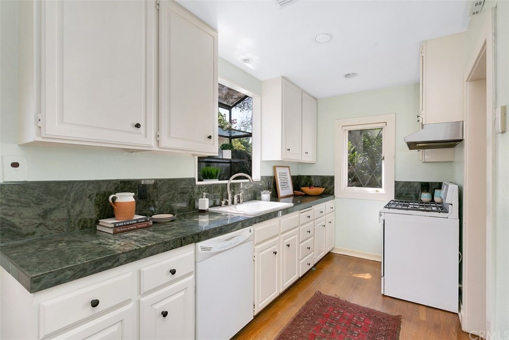 3654 Lemon Avenue Long Beach, CA 90807 - Photo 8 of 22