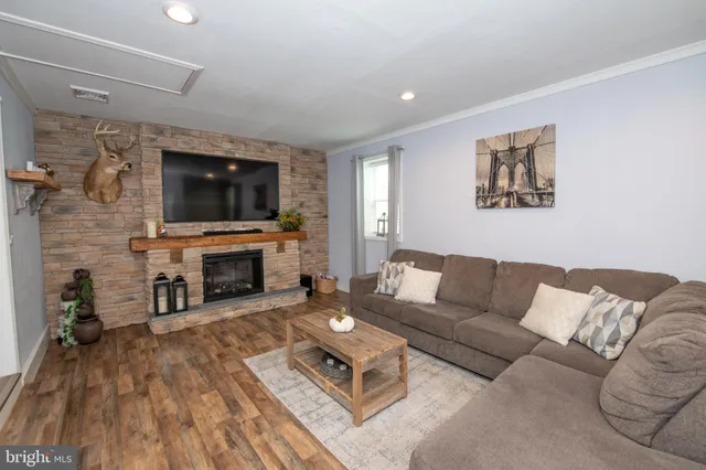 $499,900 | 1309 Clyde Road, Warminster, PA 18974