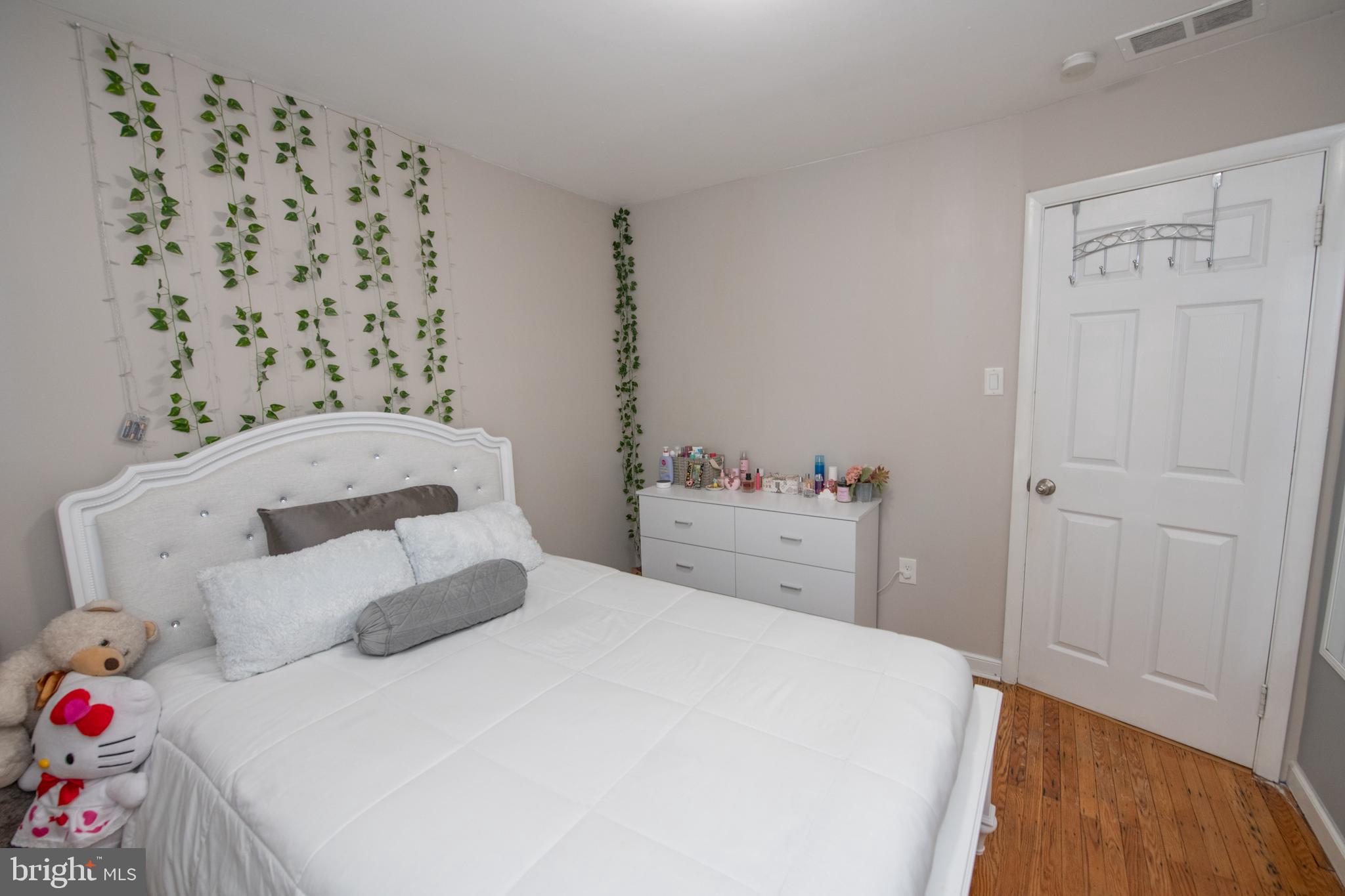 1309 Clyde Road Warminster, PA 18974 - Photo 36 of 39 a bedroom with a bed and a window