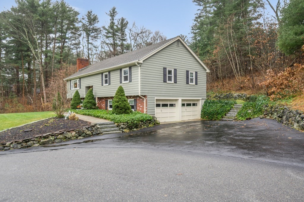 9 Birch Road Wenham, MA 01984 - Photo 3 of 42 Gallery Image 3
