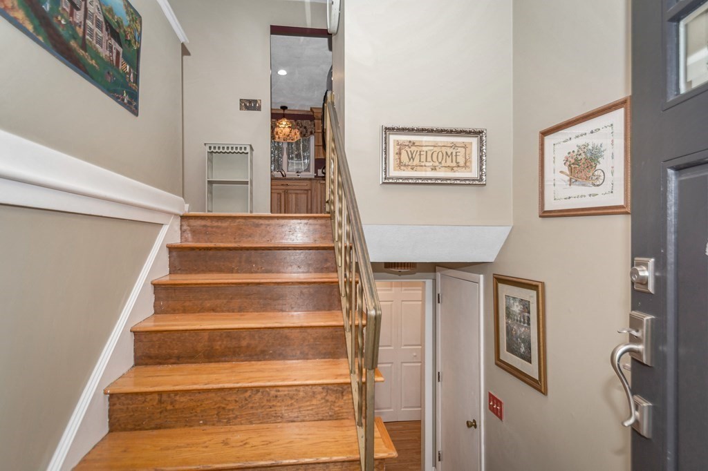9 Birch Road Wenham, MA 01984 - Photo 4 of 42 Gallery Image 4