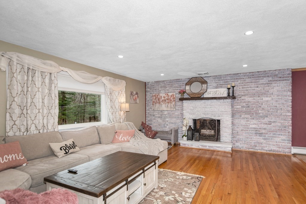9 Birch Road Wenham, MA 01984 - Photo 5 of 42 Gallery Image 5