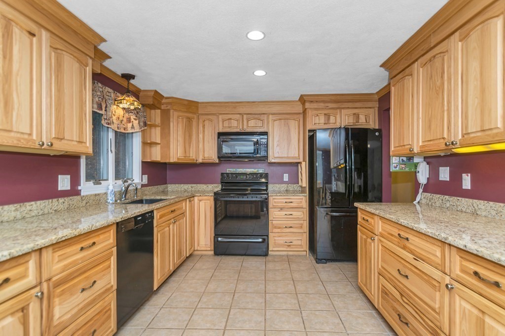 9 Birch Road Wenham, MA 01984 - Photo 9 of 42 Gallery Image 9
