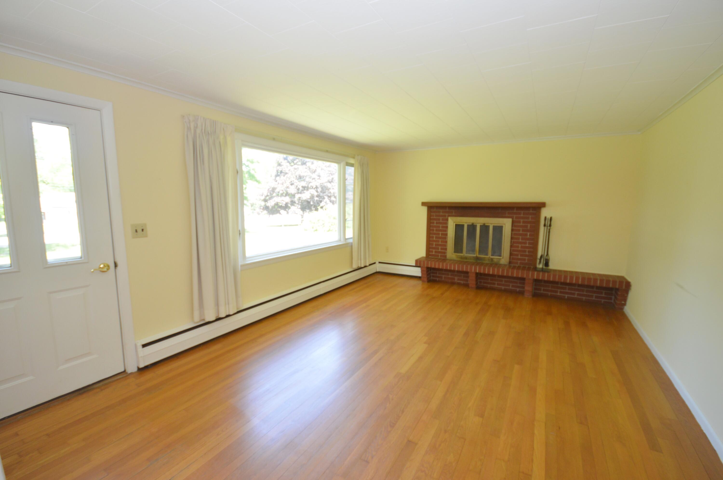 147 Kennebec Road Hampden, ME 04444 - Photo 3 of 35 DSC_0011