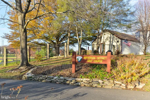 $2,800 | 2858 New Providence Court, Falls Church, VA 22042