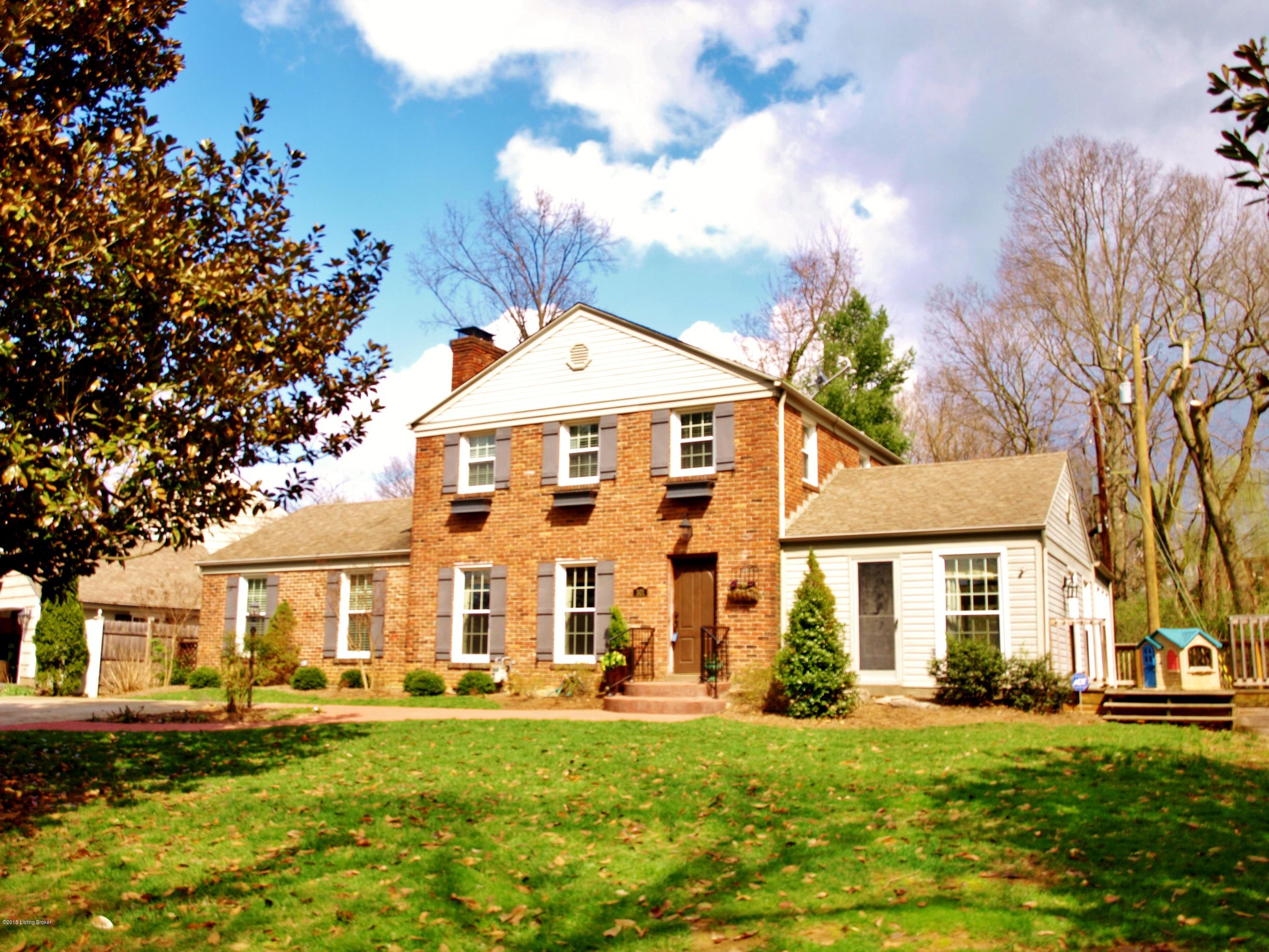 301 Old Farm Road Louisville, KY 40207 - Photo 1 of 55 P1012491