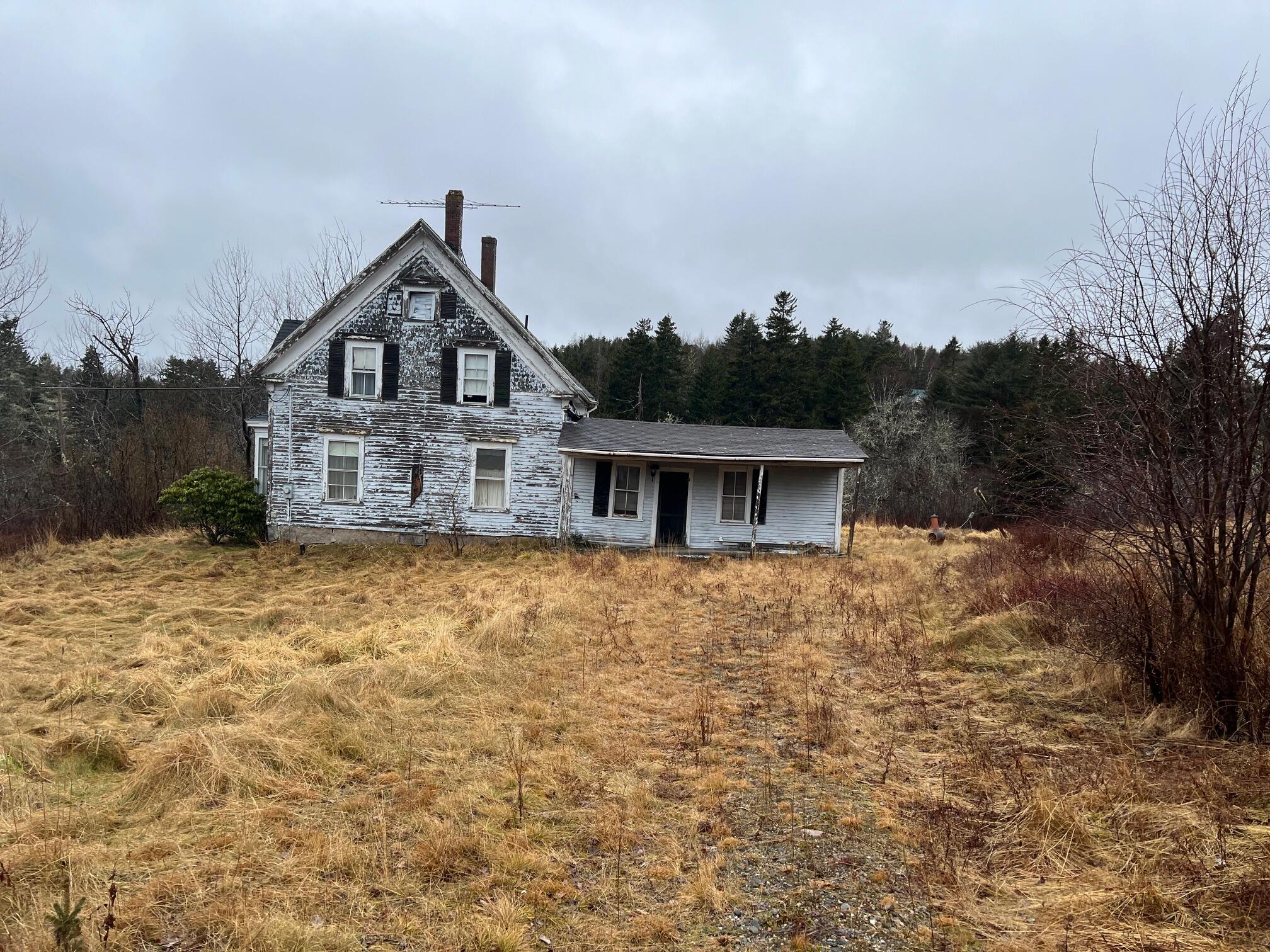 155 Old Rte 1 Jonesboro, ME 04648 - Photo 3 of 9 side of home