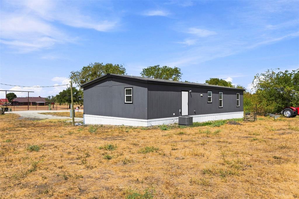 3208 Northeast County Road Powell, TX 75153 - Photo 21 of 29 Gallery Image 21