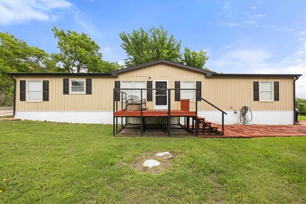 $395,000 | 5821 Parkside Court, Granbury, TX 76048