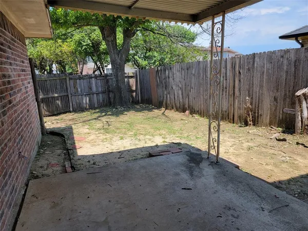 $1,900 | 238 High Pointe Lane, Cedar Hill, TX 75104