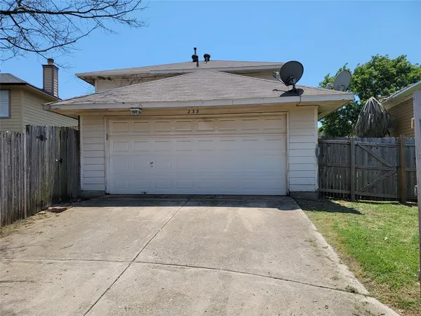 $1,900 | 238 High Pointe Lane, Cedar Hill, TX 75104