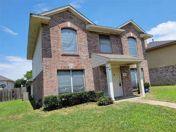 $1,900 | 238 High Pointe Lane, Cedar Hill, TX 75104