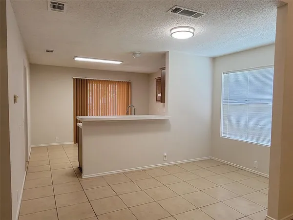 $1,900 | 238 High Pointe Lane, Cedar Hill, TX 75104