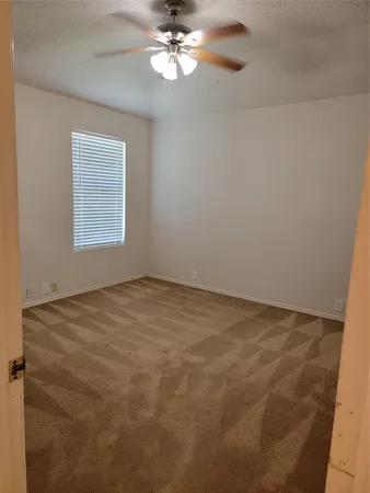$1,900 | 238 High Pointe Lane, Cedar Hill, TX 75104