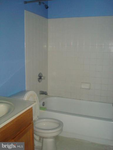 2004 Ripley Point Court Odenton, MD 21113 - Photo 5 of 12 Bath #1