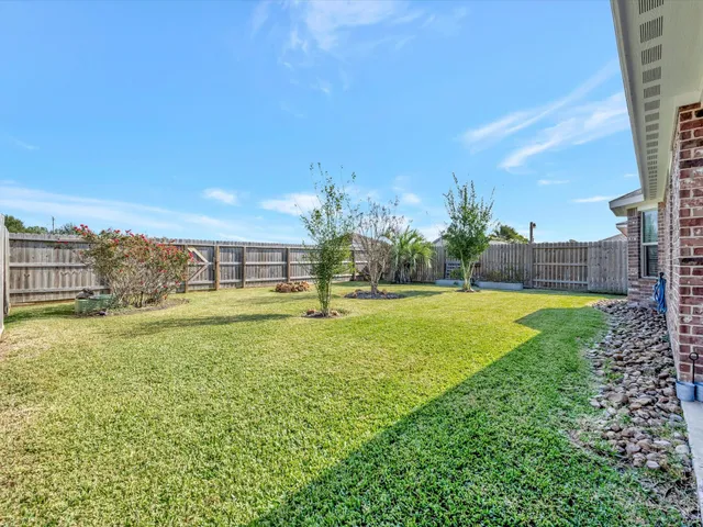 $270,000 | 5011 Gulf Stream Lane, Bacliff, TX 77518