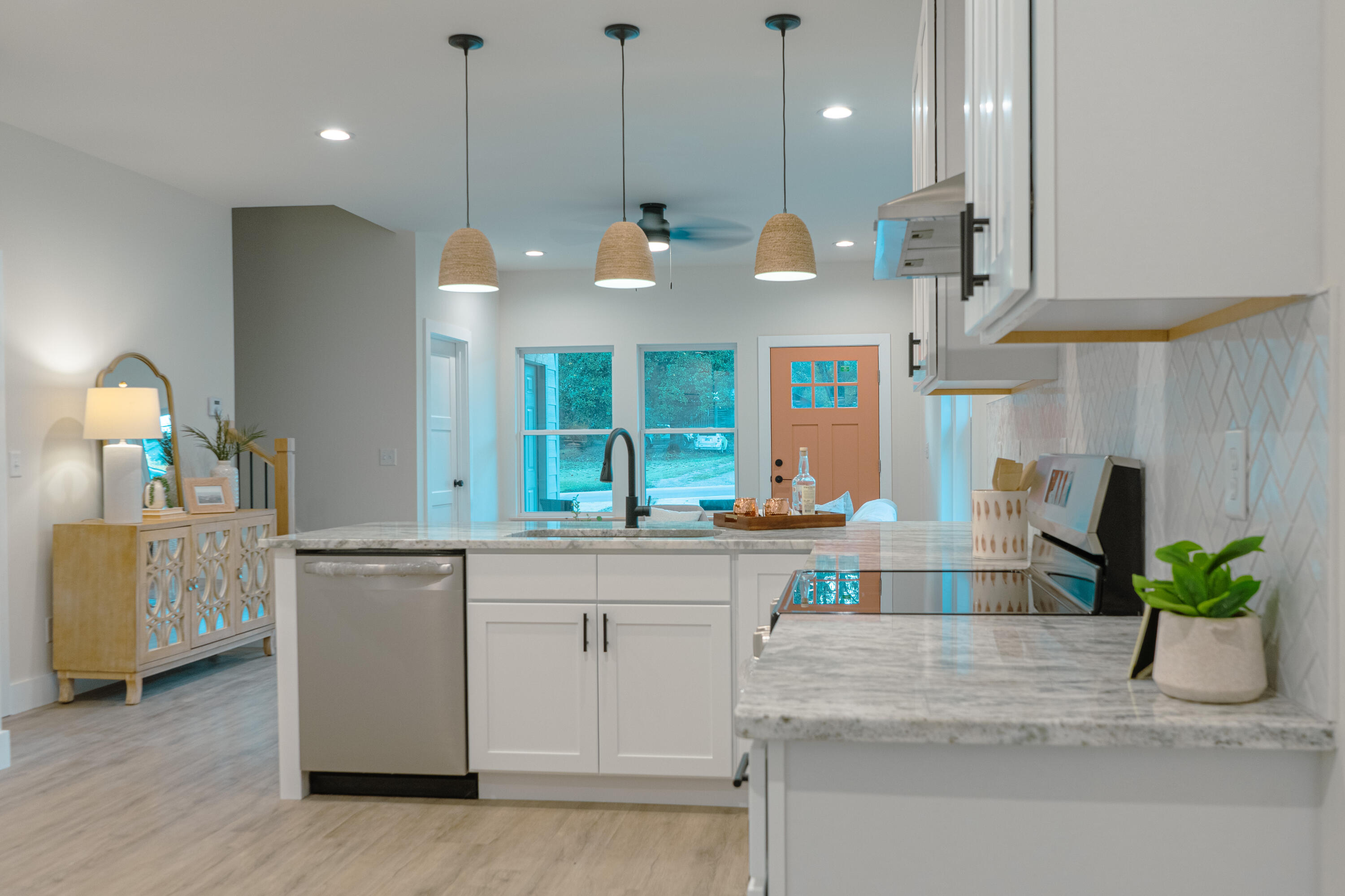 3904 Lightfoot Mill Road Chattanooga, TN 37406 - Photo 4 of 28 9-DSC02812-HDR