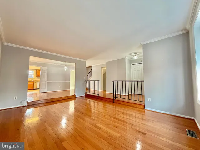 $3,500 | 10145 Village Knolls Court, Oakton, VA 22124