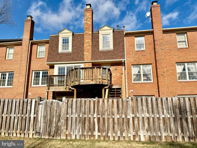 $3,500 | 10145 Village Knolls Court, Oakton, VA 22124