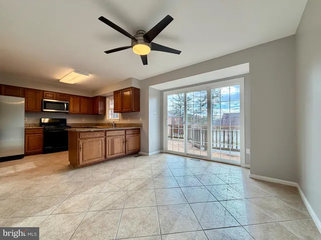 $3,500 | 10145 Village Knolls Court, Oakton, VA 22124