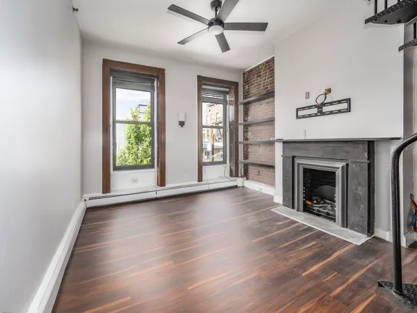 $3,000 | 343 4th Street, Unit 5, Jersey City, NJ 07302