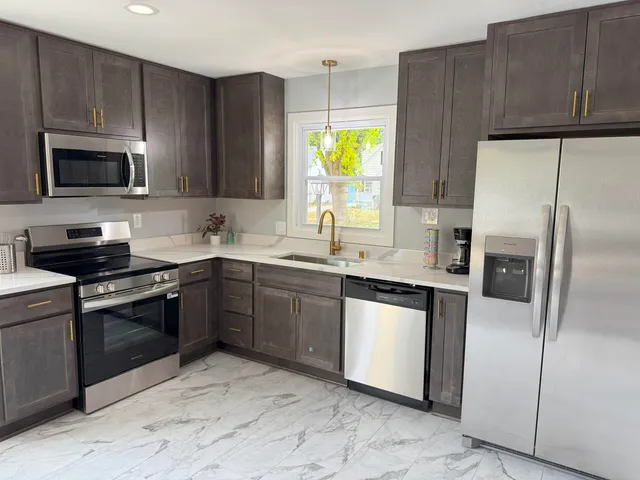 $239,500 | 6486 North 42nd Street, Milwaukee, WI 53209