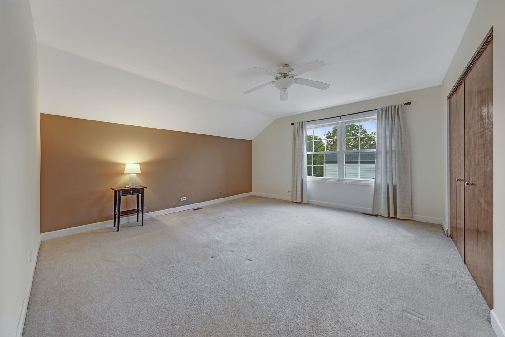 4977 Prairie Oak Road Gurnee, IL 60031 - Photo 14 of 26 a view of empty room with windows