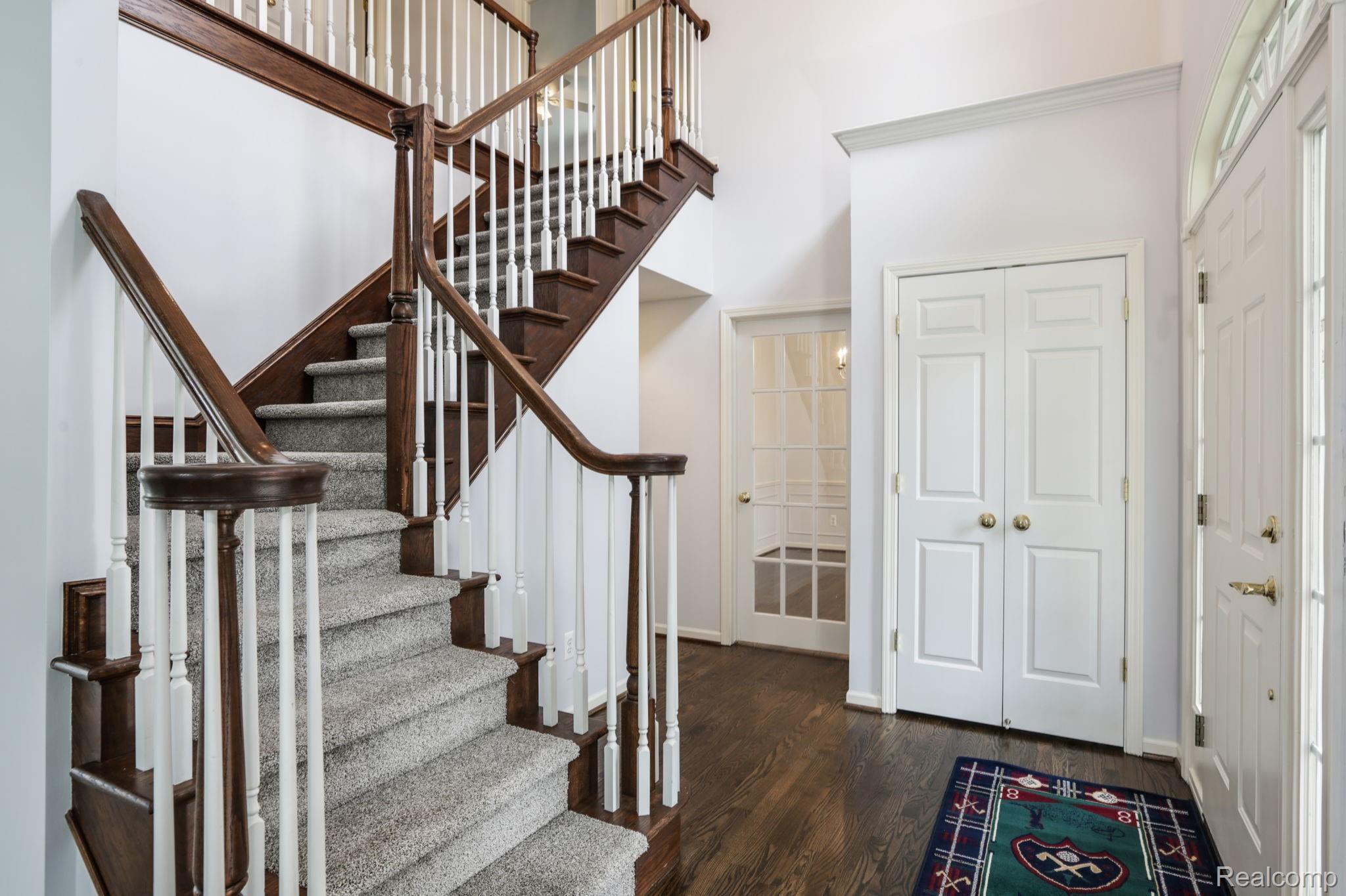 1110+Vernier+Rd+Grosse+Pointe+Woods-4-mls.jpg