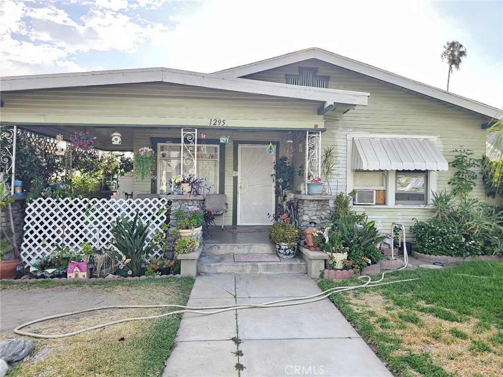 1295 North 9th Street Colton, CA 92324 - Photo 4 of 12