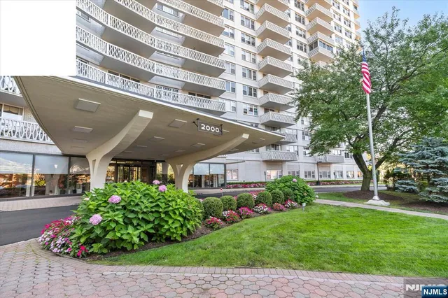 $480,000 | 2000 Linwood Avenue, Unit 21R, Fort Lee, NJ 07024