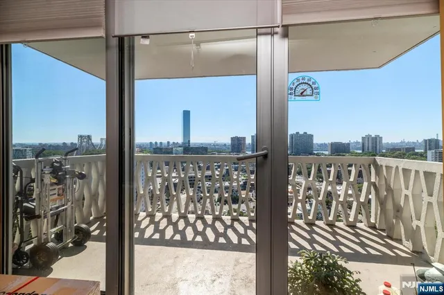 $480,000 | 2000 Linwood Avenue, Unit 21R, Fort Lee, NJ 07024