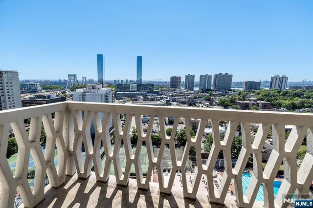 $480,000 | 2000 Linwood Avenue, Unit 21R, Fort Lee, NJ 07024